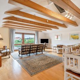 Haus "Sonnenblume" โรงแรมในเรเกนสเตาฟ์