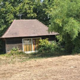 Charmant chalet, hotel in Auffargis