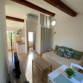 Studio au 1er étage à la campagne