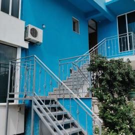 BNB Alehandro, hotel in Radhimë
