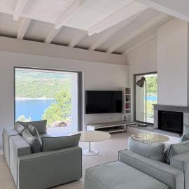 Villa Genesis - Waterfront Escape – hotel w mieście Sivota