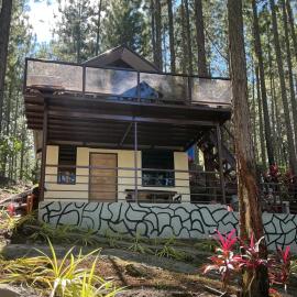 Jeden Glass House Mountain View, хотел в Canayan