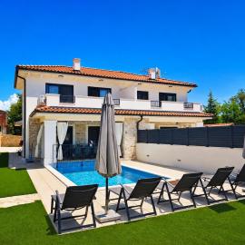 Villa Dijana with Pool - Sol Tours, hotel a Kras