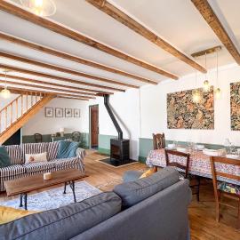 Le Clos de Bourg - Belle maison pour 6 au calme, hotel in Bourg-de-Visa
