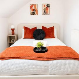Lamani Homes, Cosy Nest Coventry, Self Check-In, hotel di Coventry