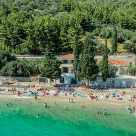 Beachfront Villa San't Antonio Podaca, viešbutis mieste Podaca