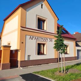 Apartmán 38, hotel in Opolany