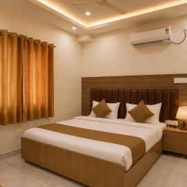 Hotel Vaarahi Chanda Nagar, Near Hitech City