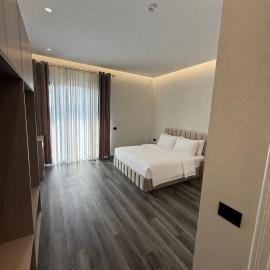 Merlis Hotel, hotel a Kusarth