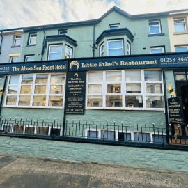 The Alvon Seafront Hotel, hótel í Blackpool