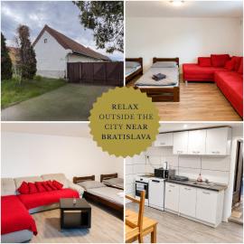 Family House Renovated, 3x Parking, Most pri BA, hotell i Senec