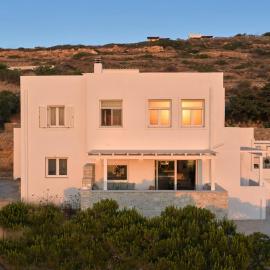 Sunset Rocks Residence, מלון בפרספורוס
