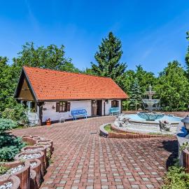 Grandpa's House With Pool - Happy Rentals, hotel in Gornja Stubica