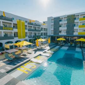 Ryans Lolas Ibiza - Adults Only, hotel di San Antonio Bay