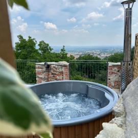 Da Noi Panoramic Guest Stay Camera Orizzonte، فندق في Cuorgnè