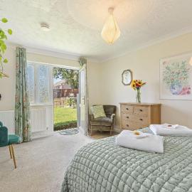 A convenient 2 bed annexe - dog friendly with parking