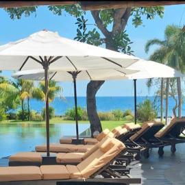 Villa Terang Bulan - luxury private beachfront villa, hotel a Pengastulan