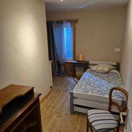 Maison de village tout confort avec terrasse、Chambon-sur-Voueizeのホテル