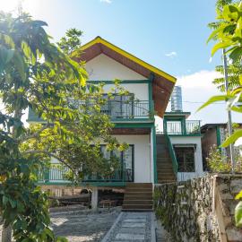 Balian Jus, hotel u gradu Tuk Tuk
