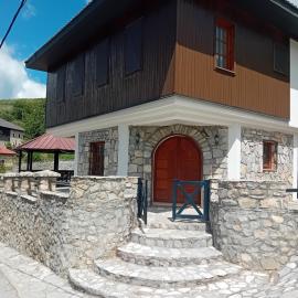 Villa Galicnik, готель у місті Galičnik