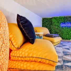House with exclusive terrace in a private condo โรงแรมในปอร์โต