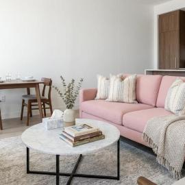 Modern & Spacious 1 Bedroom Apartment in Leeds, hótel í Leeds