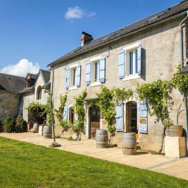Pyreneasy 3 Gites, 8 bedrooms for a large group, hotel a Izaux