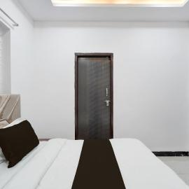 Hotel O Midway Treat Barwani, готель у місті Barwāni