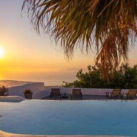 Loft Kaves Pool & Bar Suites, hotel u gradu 'Pirgos'