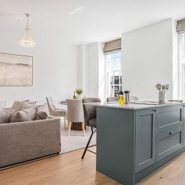 The Tetbury Suite by Must Stay Again - 2-bed, 2-bath, parking, central