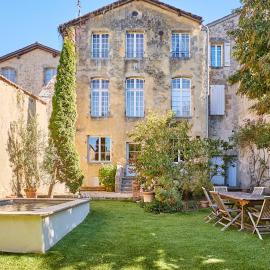 바자스에 위치한 호텔 Maison d'hôtes de charme Le Clos de la Cathédrale en Sud Gironde