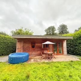 The Natures Nook With HotTub, hotel in Talog