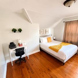 Budget Private Room 5 near Yale & Hospitals Grasso