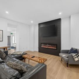 The 1883 Century Flat Suite