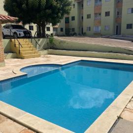 Apartamento no Condomínio Planalto em Martins, hotel u gradu Martins