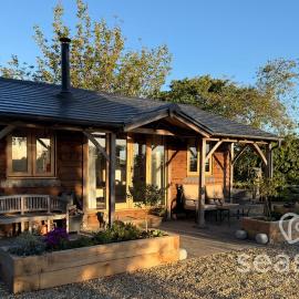 The Gatehouse Lodge Farm Stay, Distant Sea Views, hotel di Deal