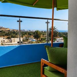 House Aisha Rooftop Hostel, hotel in Aourir