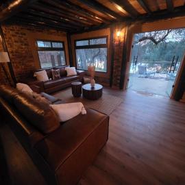 Lux Fur Cabin, Hotel in Lindequesdrif