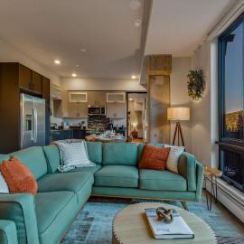 High-End Ski-In Ski-Out Luxury Library Room Views