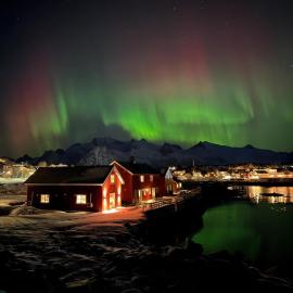 Astra Village - Waterfront Rorbu Cabins in Lofoten, hotel di Kabelvåg
