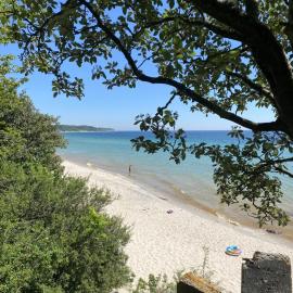 Glamping Lille Strandbygård، فندق في Arnager