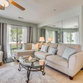 Gorgeous Ground Floor Condo Just Steps to Pool!, Hotel in Calabash