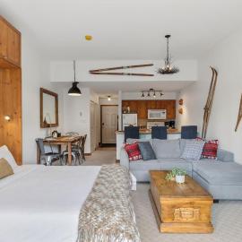 Trailside Escape a Ski-In Ski-Out Studio in SilverStar，弗農的飯店
