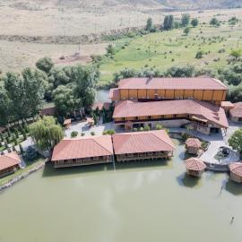 Lchak Hotel, hotel u gradu 'Yeghegnadzor'