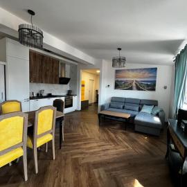 Luxusní apartmán 2kk, výhled do dvora, 10 min pláž