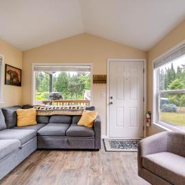 Walk to Sol Duc River! Cozy Home Near Forks, hotel a Forks