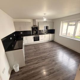 3 Bedroom Central Apartment, hotel in Goodmayes