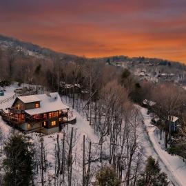 Scenic 4-BR Chalet with Hot Tub