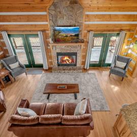Scenic 4-BR Chalet with Hot Tub, hotel en Beech Mountain