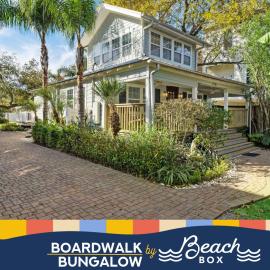 Cute bungalow with massive deck and fire pit, walk to Kemah Boardwalk, hotel u gradu 'Kemah'